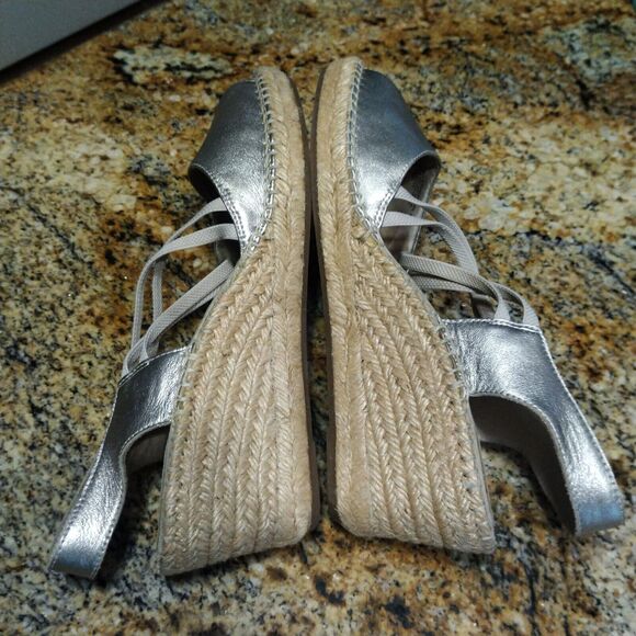 Abeo Sandals Womens 8 Narrow Espadrille Silver Leather Peep Toe Slingback Wedge - Picture 9 of 13